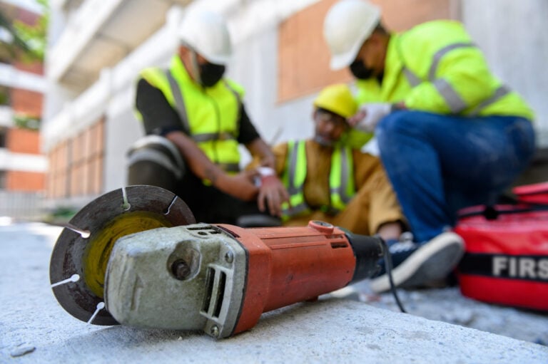 Construction Accident Lawyer in Chicago: Illinois Worker Rights